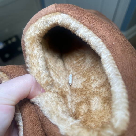 Men’s Cozy Brown Slippers with Faux Fur Lining - Picture 6 of 6